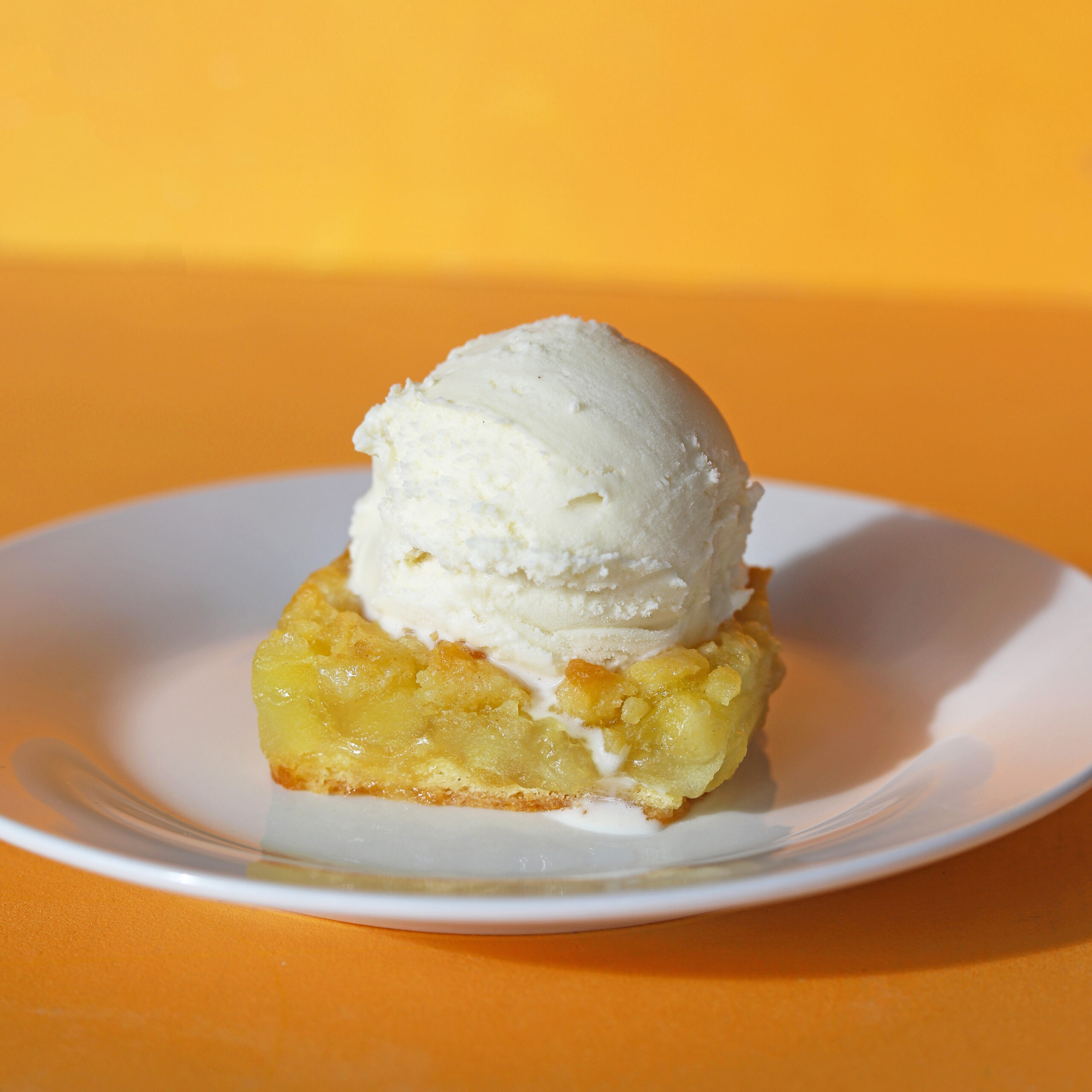 Apple Crumble With Gelato